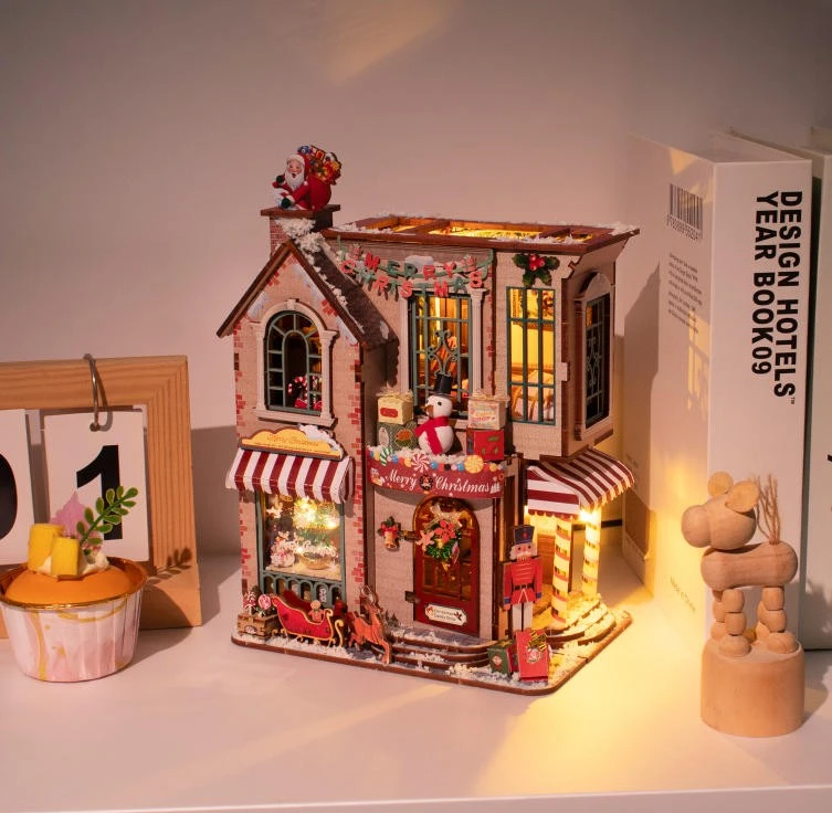 Christmas Dollhouse2